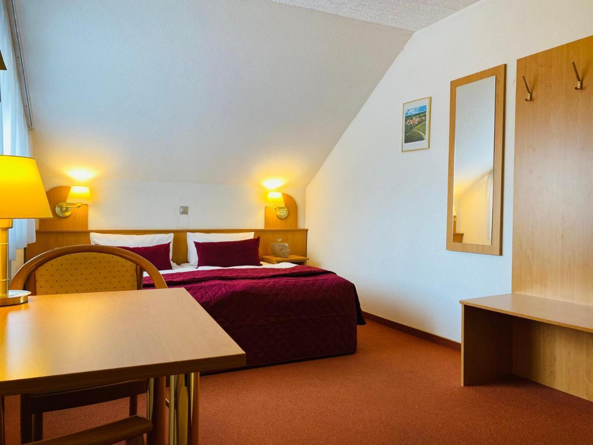 Zum Goldenen Adler Hotel Pfarrweisach ภายนอก รูปภาพ
